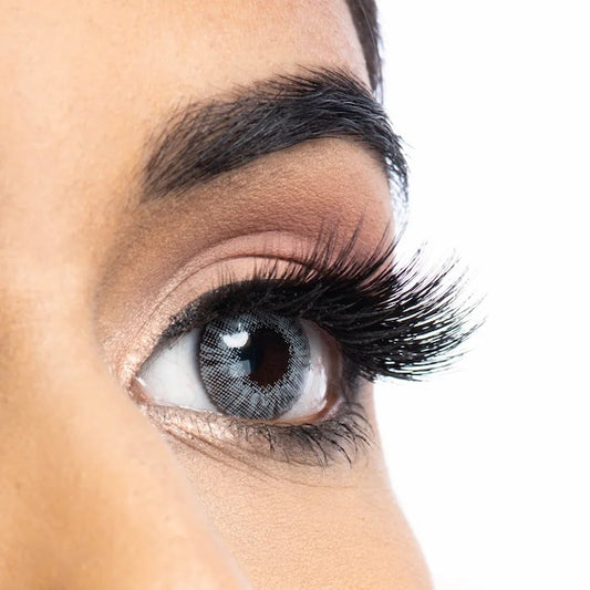 Scarlett Lashes on model