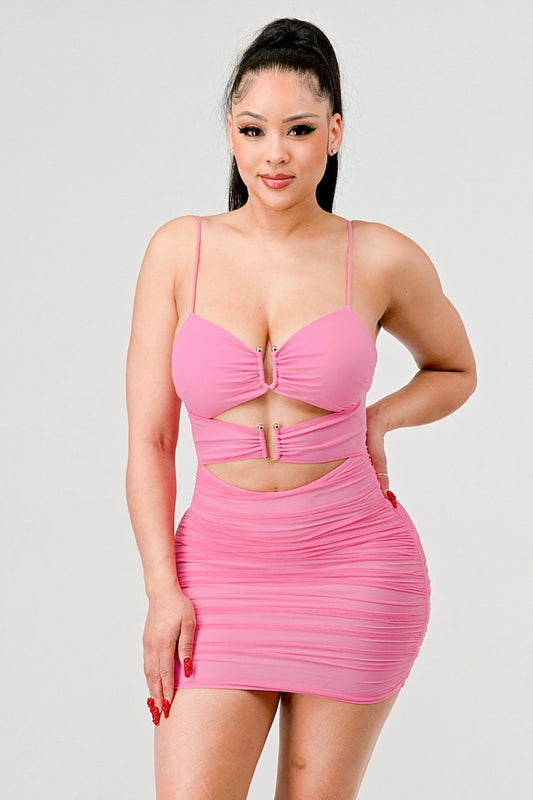 Cut Out Ring Detail Ruched Dress - Pink
