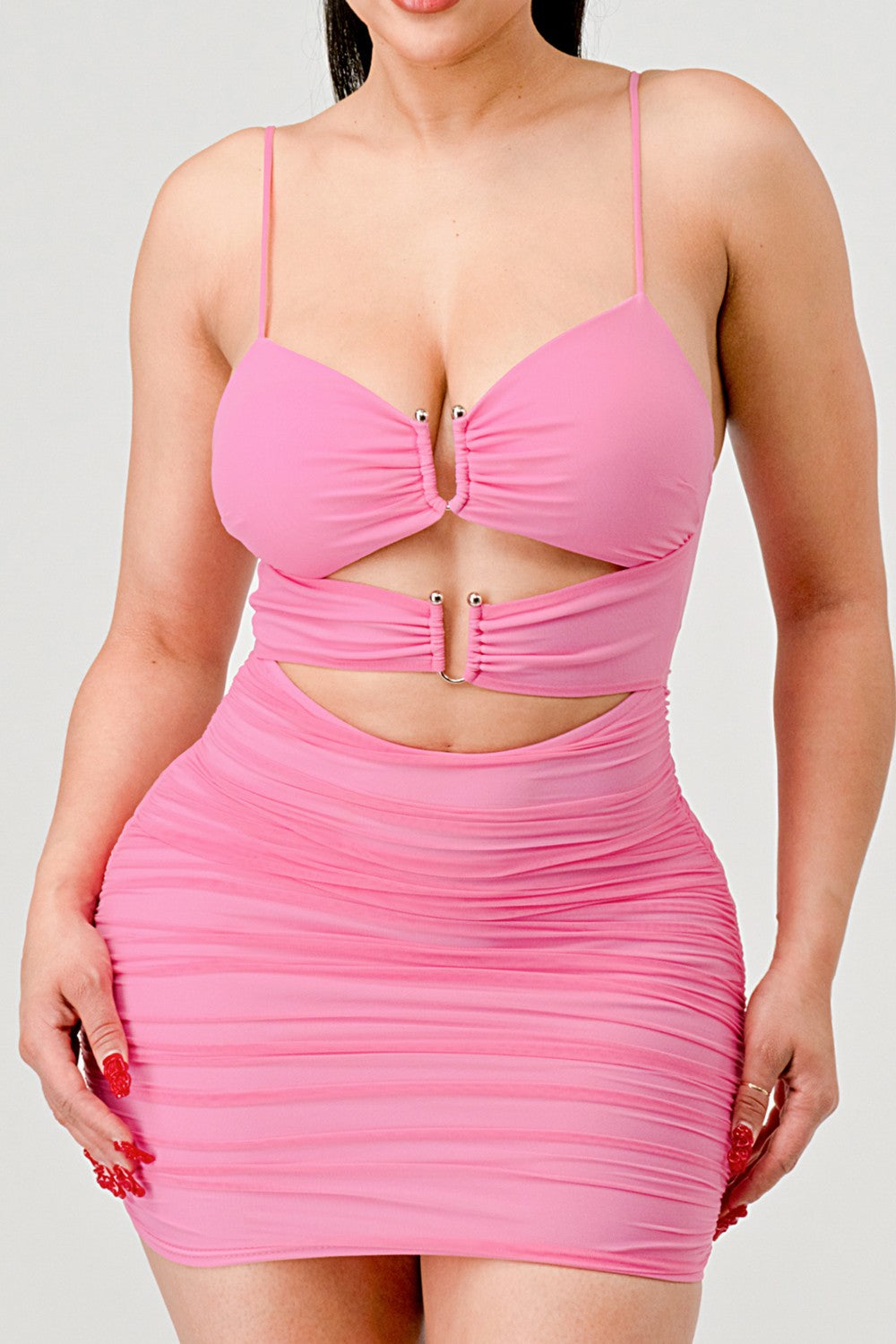 Cut Out Ring Detail Ruched Dress - Pink