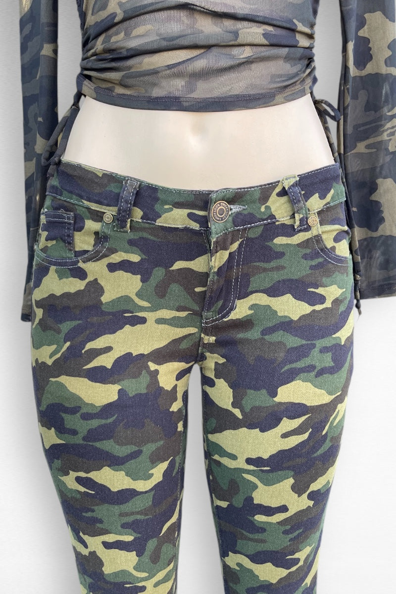 Low Waist Camo Skinny Pants