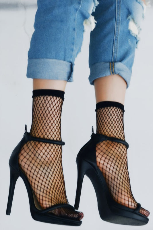 Small Gauge Fishnet Socks - Ankle Cut in Black