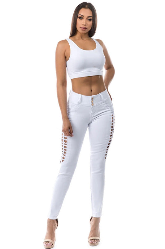 Aria Front Twist Open Jeans in white 