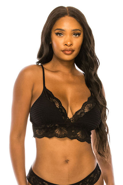 Delicate Lace Trim Bralette in color black