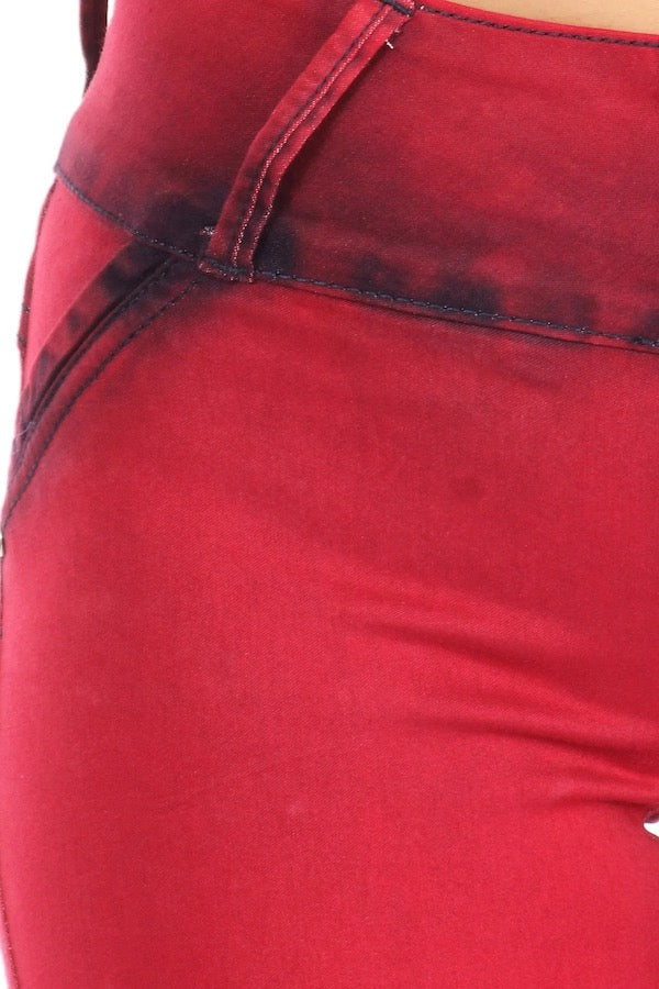 Close up of Smoked High Waist Jeans W. Studded Back Pockets in Red