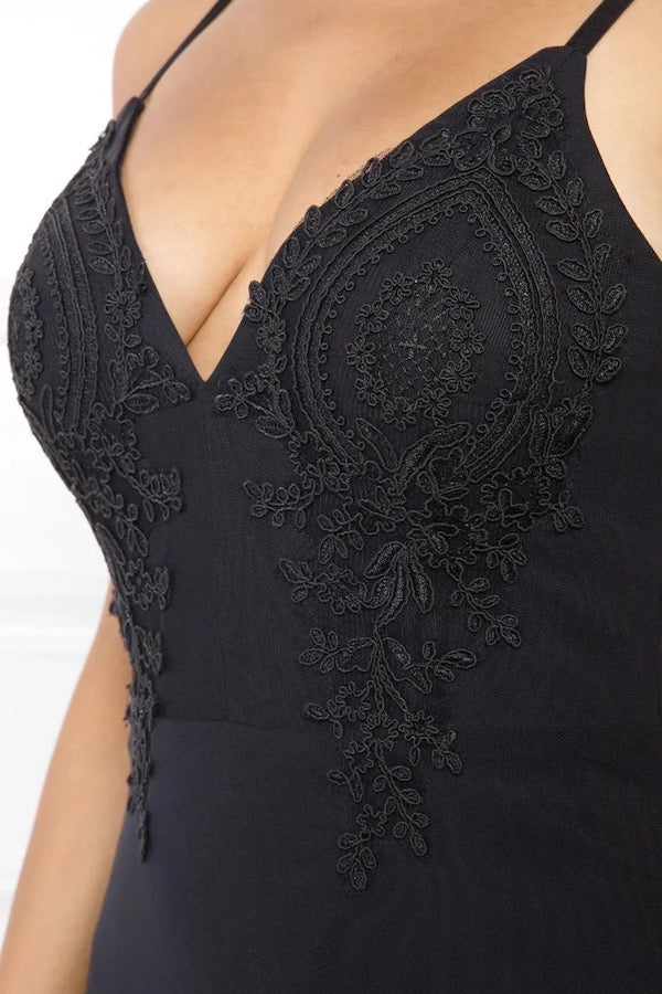 Venetian Lace Applique Mesh Bodycon Dress - Black - Close Up