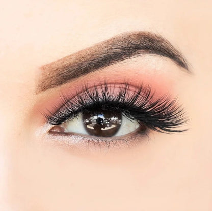 Trophy 3D Faux Mink Lashes on model