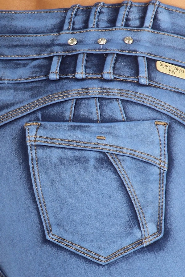 Close up of Denim Skinny Jeans With Pockets in Blue