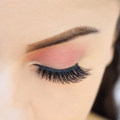 Boss Lady Lashes on model