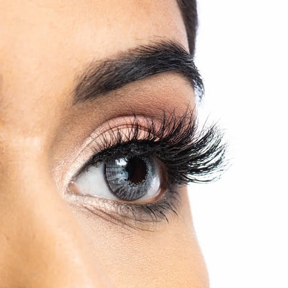 Alexa Lashes on model