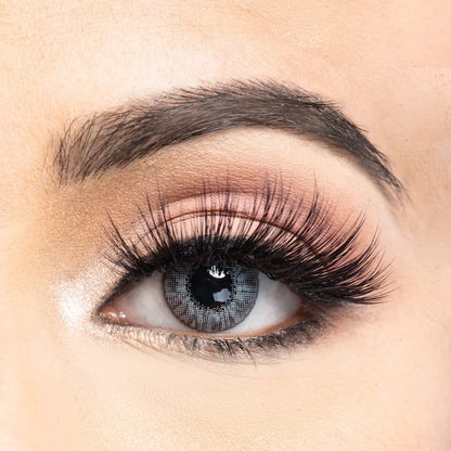 Madeline Lashes on model