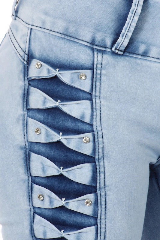 Close up of Side Bows, No Pockets, Jeans