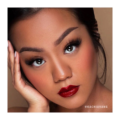 Breeze 3D Effect Bionic Vegan Faux Mink Lashes on model